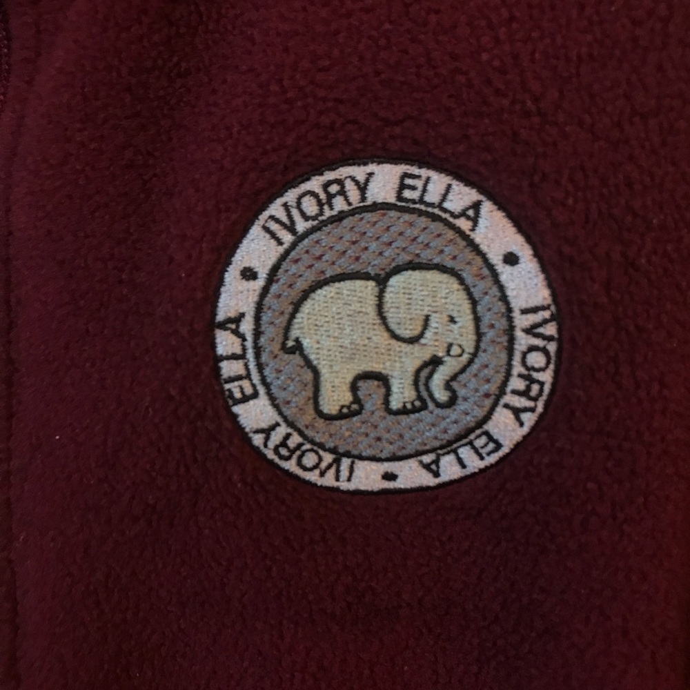 Maroon Ivory Ella fleece vest, size medium. - Picture 2 of 4